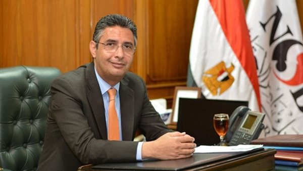 الدكتور شريف فاروق،