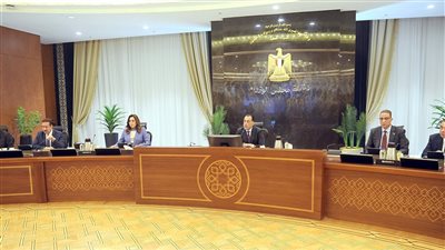 رئيس الوزراء يتابع جهود استقرار الأسواق ويشدد على التنسيق بين المحافظين ومديري الأمن