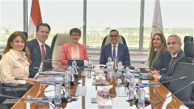 رئيس البنك الأوروبي بتعمل إيه في مصر؟.. هل في صفقات جديدة جاية في السكة؟