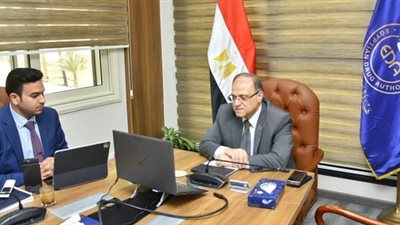 رئيس هيئة الدواء المصرية يبحث مع نظيره البحريني تعزيز التعاون في مجال الصناعات الدوائية