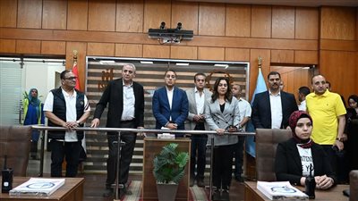 رئيس الوزراء يتفقد مركز سيطرة الشبكة الوطنية للطوارئ والسلامة العامة بمحافظة الغربية 