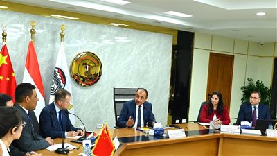 وزير قطاع الأعمال: نستهدف استعادة الريادة المصرية عالميا في الغزل والنسيج