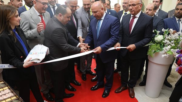 كامل الوزير يفتتح