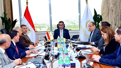 وزير التموين يشدد على الالتزام بضوابط الجودة ويطالب بسرعة تطوير فروع المجمعات الاستهلاكية