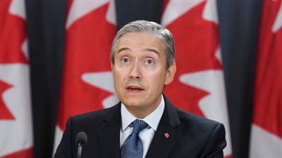 كندا تؤكد استمرار معظم الرسوم الجمركية الانتقامية على السلع الأمريكية