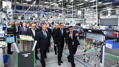 مدبولي يتفقد مصنع 