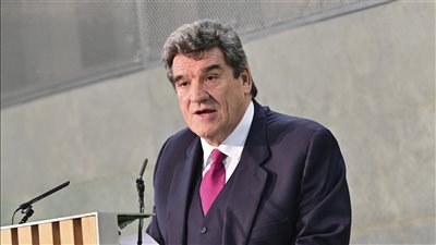 عضو بمجلس إدارة البنك المركزي الأوروبي يحذر من خطورة السياسات التجارية الأمريكية على القطاع المالي العالمي