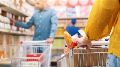 ضغوط الرسوم الجمركية الأمريكية تدفع شركات عالمية لرفع أسعار السلع عالميًا