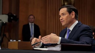 وزير الخارجية الأمريكي يدافع عن قرار رفع العقوبات على سوريا: دمشق تقترب من انهيار محتمل