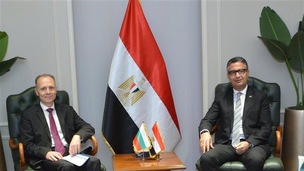 وزير التموين يبحث
