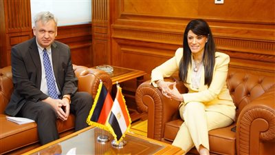 وزيرة التخطيط تبحث مع السفير الألماني سبل تعزيز التعاون الإنمائي بين مصر وألمانيا
