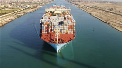 قناة السويس تستعيد نشاطها وسط تحسن الأوضاع في البحر الأحمر وخطط تطوير طموحة