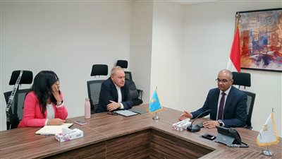 نائب وزير الإسكان يستقبل بعثة البنك الدولي لمتابعة مشروعات الصرف الصحي في الريف