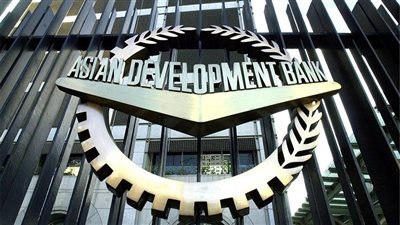 بنك التنمية الآسيوي يقر برنامجا بقيمة 800 مليون دولار لتعزيز المالية العامة في باكستان