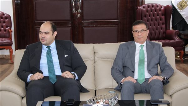 وزير الزراعة يبحث
