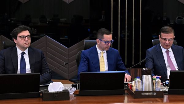 وزير الاستثمار باجتماع