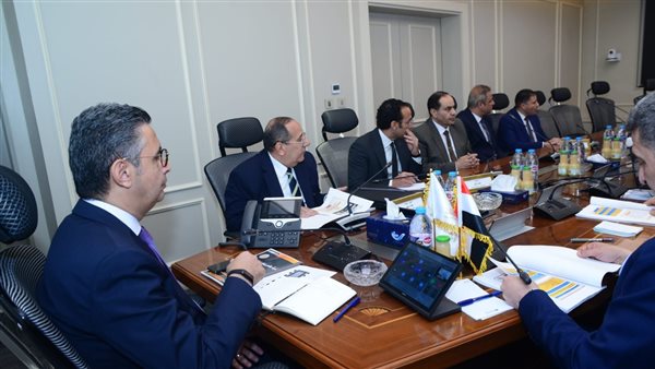 وزير التموين يتابع