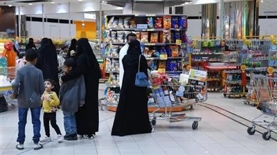 التضخم السعودي يستقر عند 2.2% في مايو 2025 وسط ضغوط عالمية وأسعار مستهلكين مستقرة