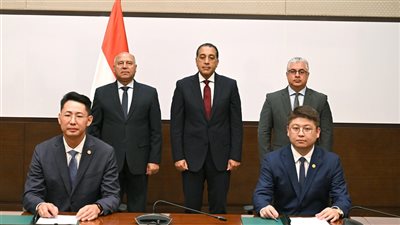 باستثمارات 200 مليون دولار.. إنشاء مجمع صناعي لإنتاج مستلزمات الطاقة الشمسية بالسخنة