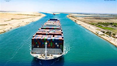 ربيع: 35 سفينة تمر حاليا من قناة السويس يوميا مقارنة مع 75 إلى 80 سفينة قبل الأزمة