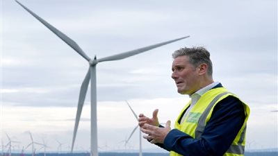 بريطانيا تكشف خطة صناعية طموحة لعقد كامل لمواجهة تحديات الطاقة والتضخم