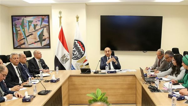 جانب من اجتماع وزير