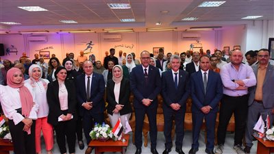 وزير العمل يسلم 50 عقد عمل لذوي الهمم من أبناء القاهرة ويؤكد استمرار جهود التمكين الاقتصادي