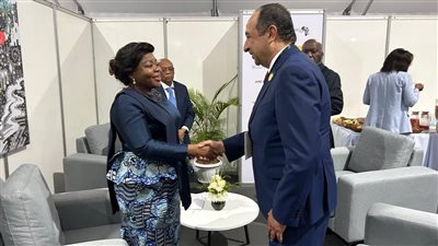 وزير قطاع الأعمال يبحث مع نائبة رئيس أنجولا تعميق التعاون الصناعي والاستثماري بين البلدين