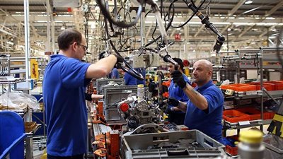 الصناعات التحويلية غير البترولية تقود نمو الاقتصاد المصري في الربع الثالث من 2024-2025