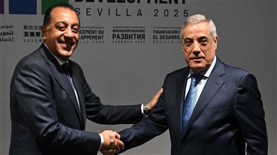 مدبولي يلتقي نظيره الجزائري ويؤكد: اللجنة العليا المشتركة خطوة لتعزيز التعاون الاقتصادي 