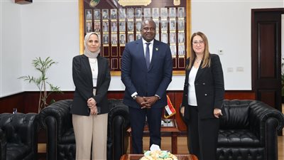 لتعزيز التعاون البريدي الإفريقي.. مصر تدعم ترشح مدير بريد كوت ديفوار لمنصب أممي رفيع