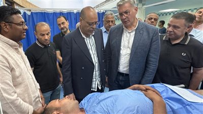 وزيرا البترول والعمل يزوران مصابي حادث بارج خليج السويس ويقدمان التعازي في الضحايا