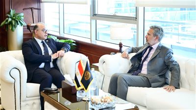 الرقابة المالية تبحث مع السفير الإيطالي تعزيز الشراكة في الأسواق غير المصرفية وسوق الكربون