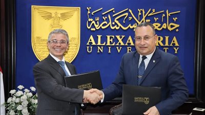حزم تعليمية وبرامج تدريبية.. تعاون بين الجمارك وجامعة الإسكندرية لتعزيز الاستثمار فى التنمية البشرية