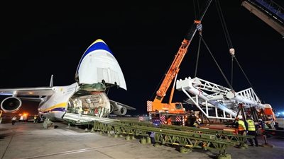 وزير البترول يشهد وصول ذراع التحميل البحري الأخير Loading  Arm إلى مطار القاهرة