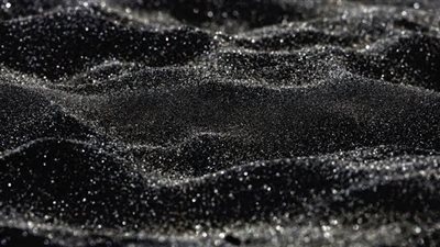 الرمال السوداء.. حكاية ذهب مصر الأسود الذي تنتظره الصناعات العالمية