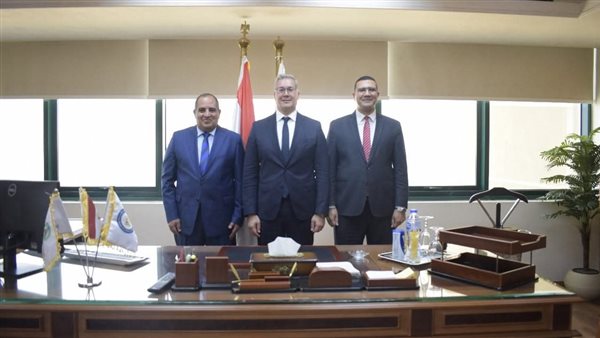 وزير البترول يشهد