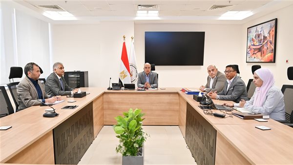 وزير الري يتابع رقمنة