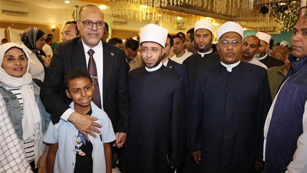 وزيرا العمل والأوقاف