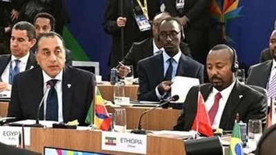 مدبولي يكشف كواليس الصورة التي جمعته مع رئيس وزراء إثيوبيا في قمة 