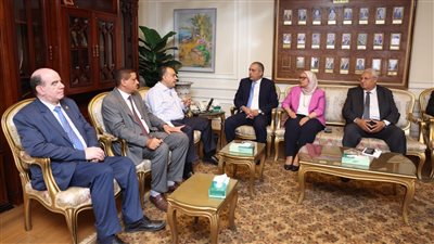 البنك الزراعي المصري يمول مدرسة زراعية بأسيوط ويدعم مشروعات استصلاح 2 مليون فدان 