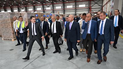 كامل الوزير: موانئ مصرية بقدرات عالمية.. 13 مليون طن تداول بمحطة تحيا مصر