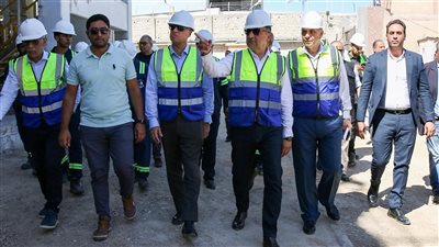 وزير قطاع الأعمال يتفقد شركة 