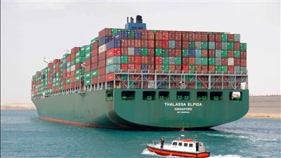 عودة 9 مليارات دولار.. إيه اللي بيحصل في قناة السويس؟