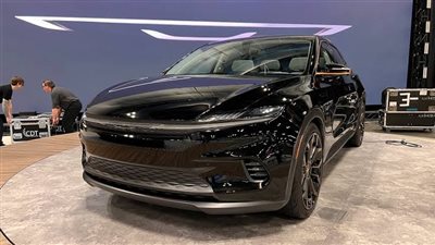 ستيلانتيس تتخلى عن تطوير سيارات الهيدروجين متعددة الاستخدامات ضمن إعادة هيكلة استراتيجيتها