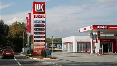 لوك أويل الروسية تستثمر 23 مليون دولار في أعمال تنقيب نفطي بالصحراء الشرقية