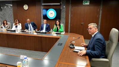 وزير البترول يبحث مع غرفة التجارة الأمريكية فرص الاستثمار في قطاع التعدين