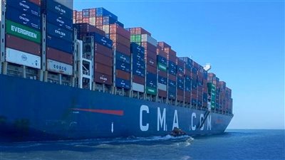 قناة السويس تشهد عبور سفينة الحاويات CMA CGM ZEPHYR ضمن قافلة الجنوب