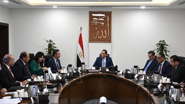 رئيس الوزراء يتابع