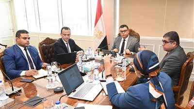 وزير الإسكان يتابع خطة تنفيذ الاستراتيجية الوطنية للعمران الأخضر والمستدام لتحقيق التنمية الشاملة